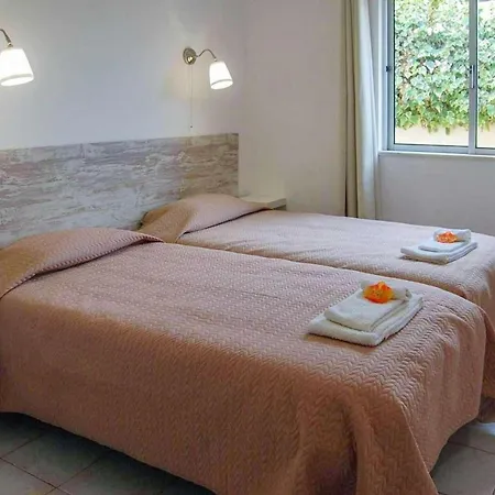 Villa Medronho Tinoco *